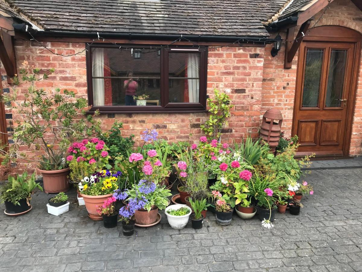 - - Sleeps 2 - Parking - Garden