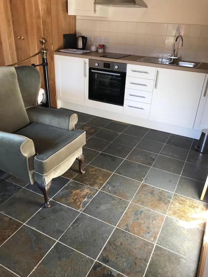 - - Sleeps 2 - Parking - Garden * Nuneaton