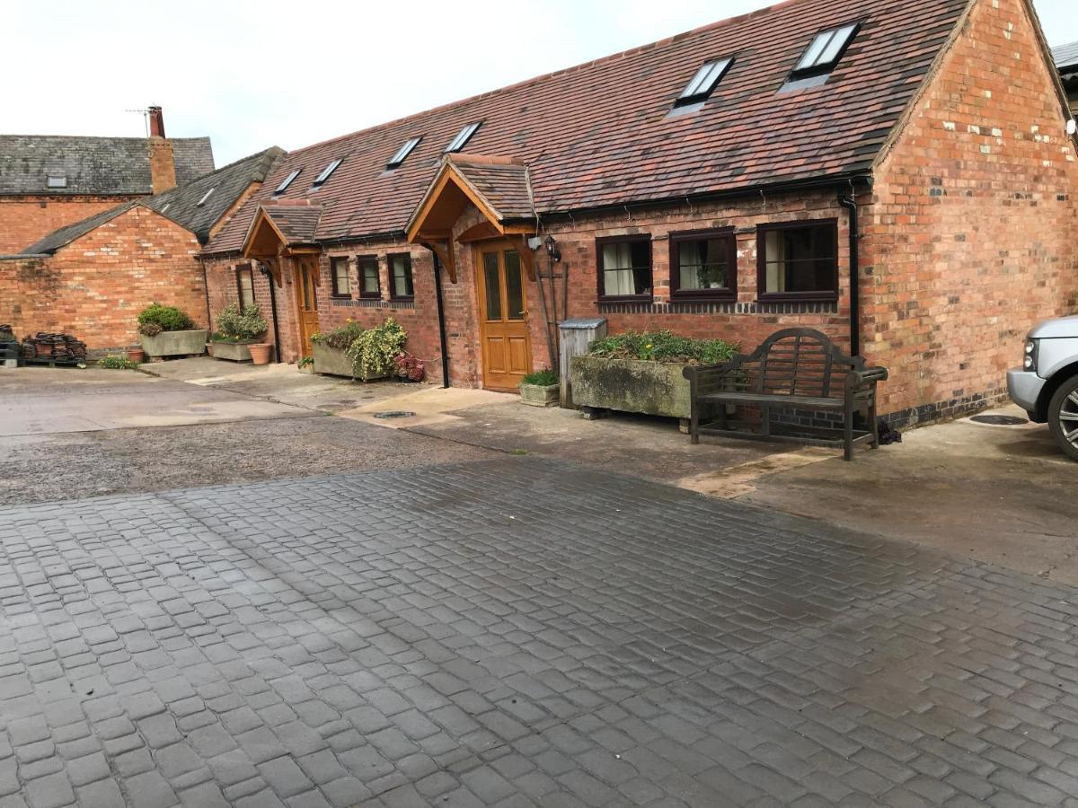 - - Sleeps 2 - Parking - Garden Holiday home *