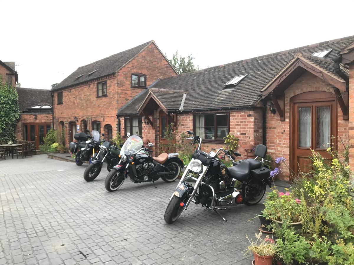 - - Sleeps 2 - Parking - Garden * Nuneaton