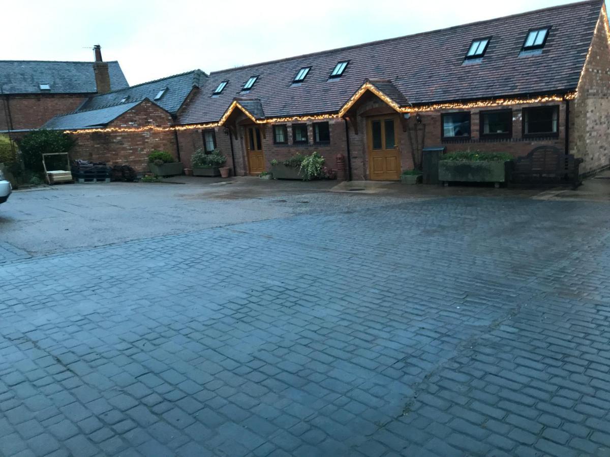 - - Sleeps 2 - Parking - Garden Holiday home