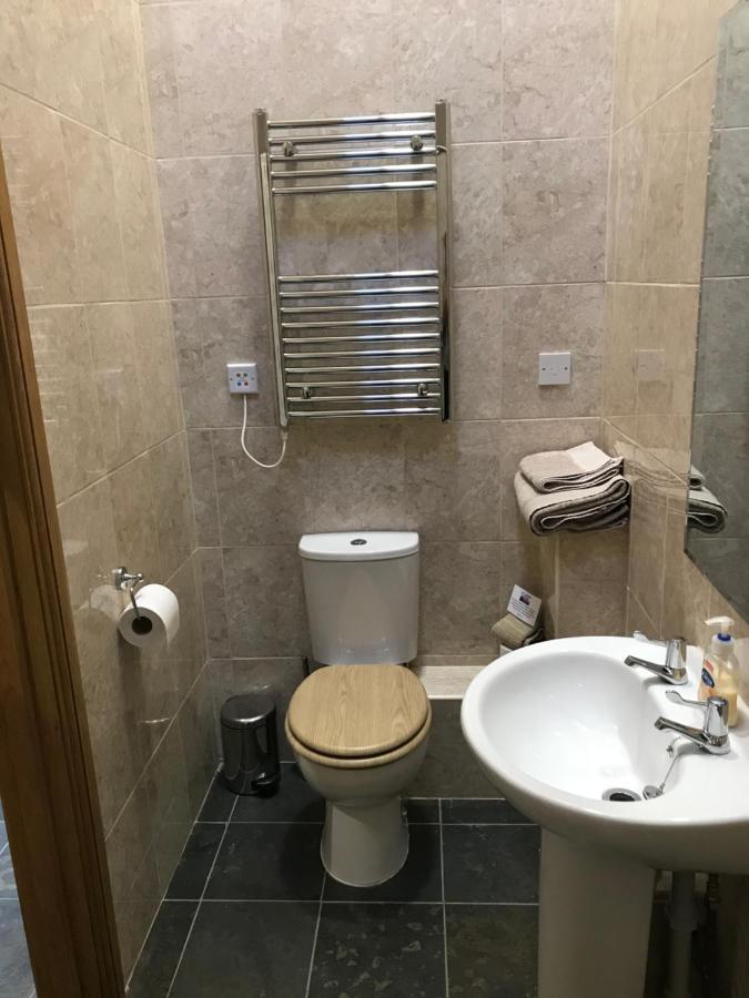 - - Sleeps 2 - Parking - Garden Holiday home Nuneaton