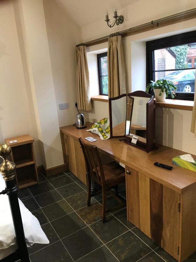 - - Sleeps 2 - Parking - Garden * Nuneaton