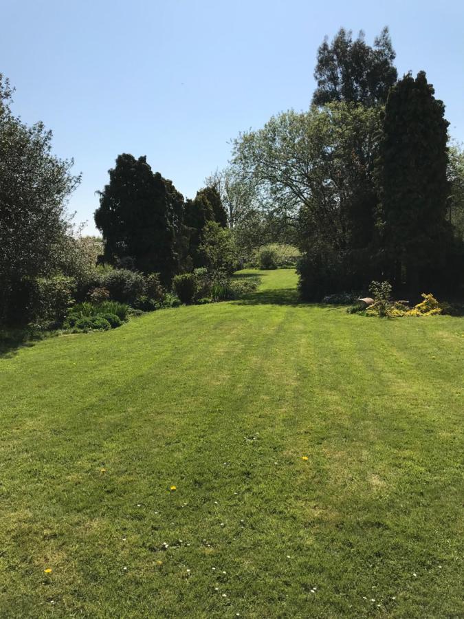 - - Sleeps 2 - Parking - Garden
